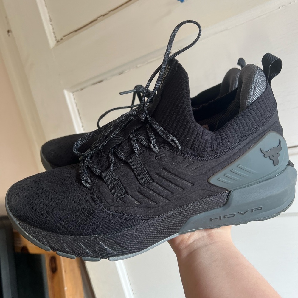 Under Armour Hovr Tribase Men’s size 11 black sneakers